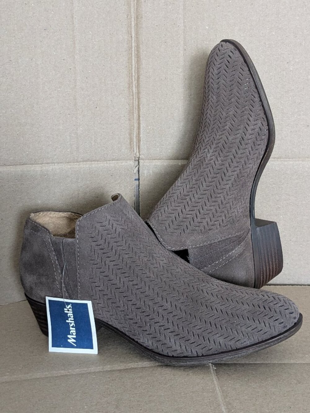 Lucky Brand Basel Women's Suede Booties Size 8 Taupe Side Slit Ankle Boots New